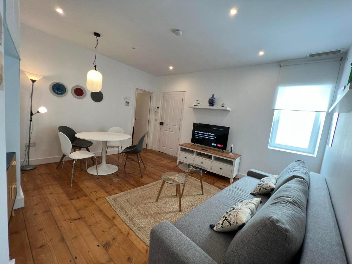 Peaceful 1Br With Shared Terrace At The Nook Lägenhet Gibraltar Exteriör bild