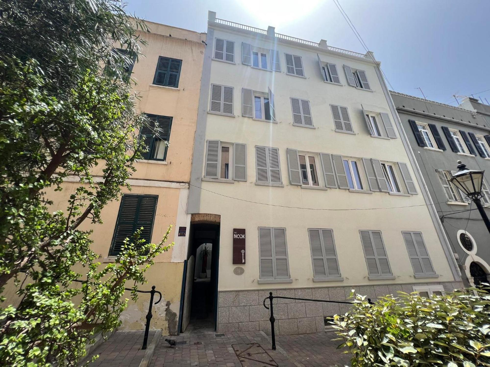 Peaceful 1Br With Shared Terrace At The Nook Lägenhet Gibraltar Exteriör bild